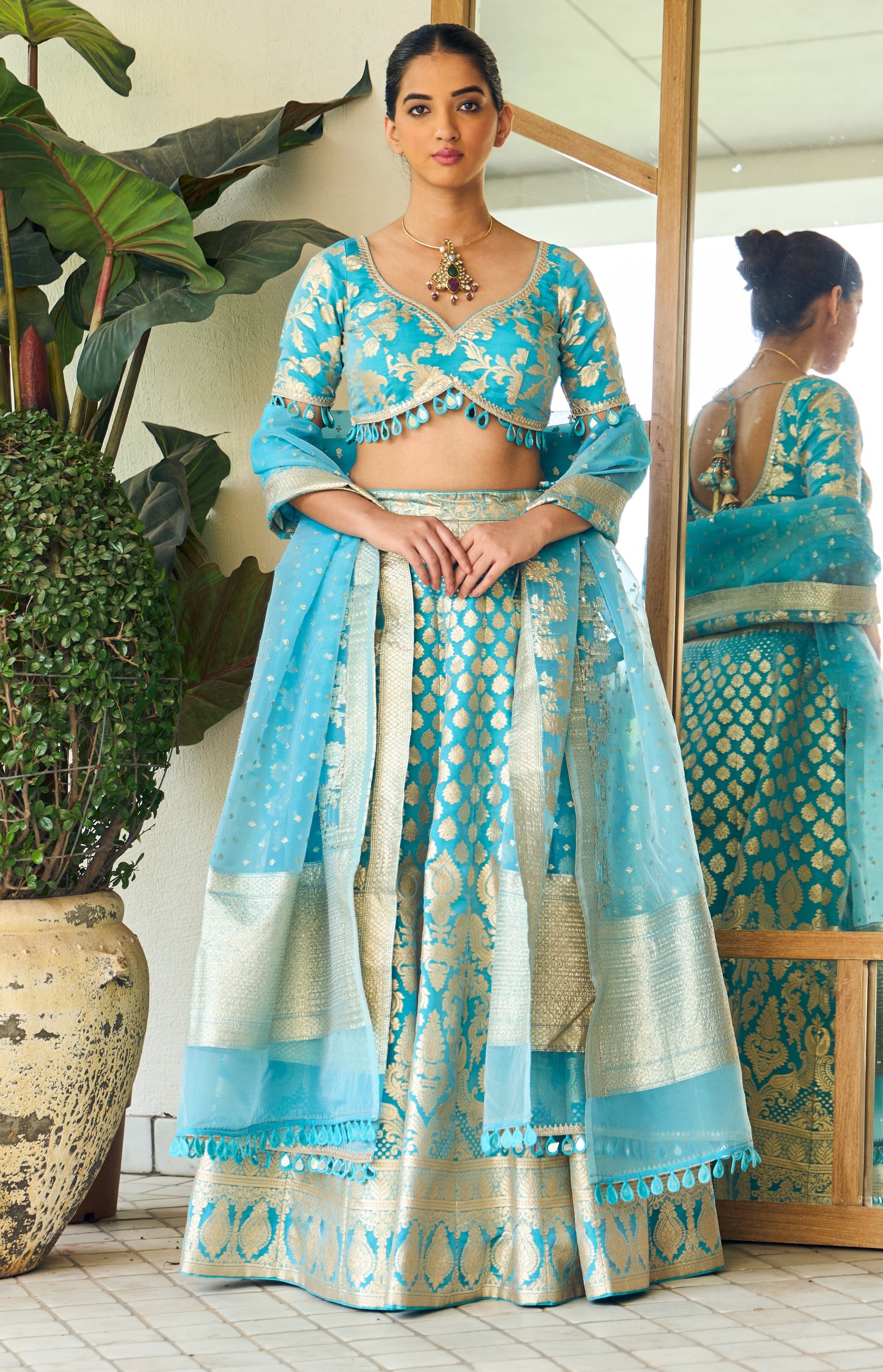 Ferozi Lehenga